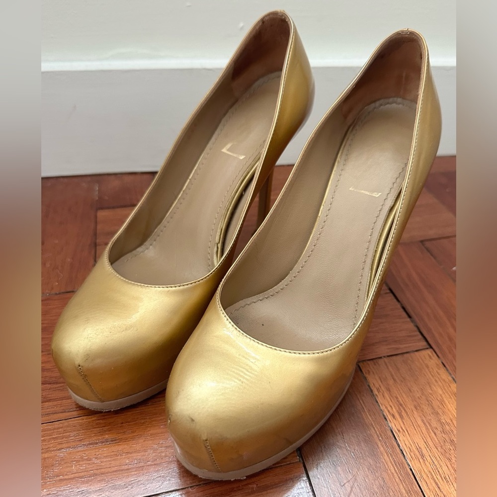 Yves Saint Laurent Gold Pumps Size 37